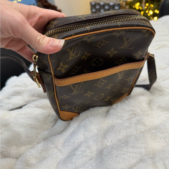 Louis Vuitton Monogram Danube crossbody bag - Picture 13 of 16